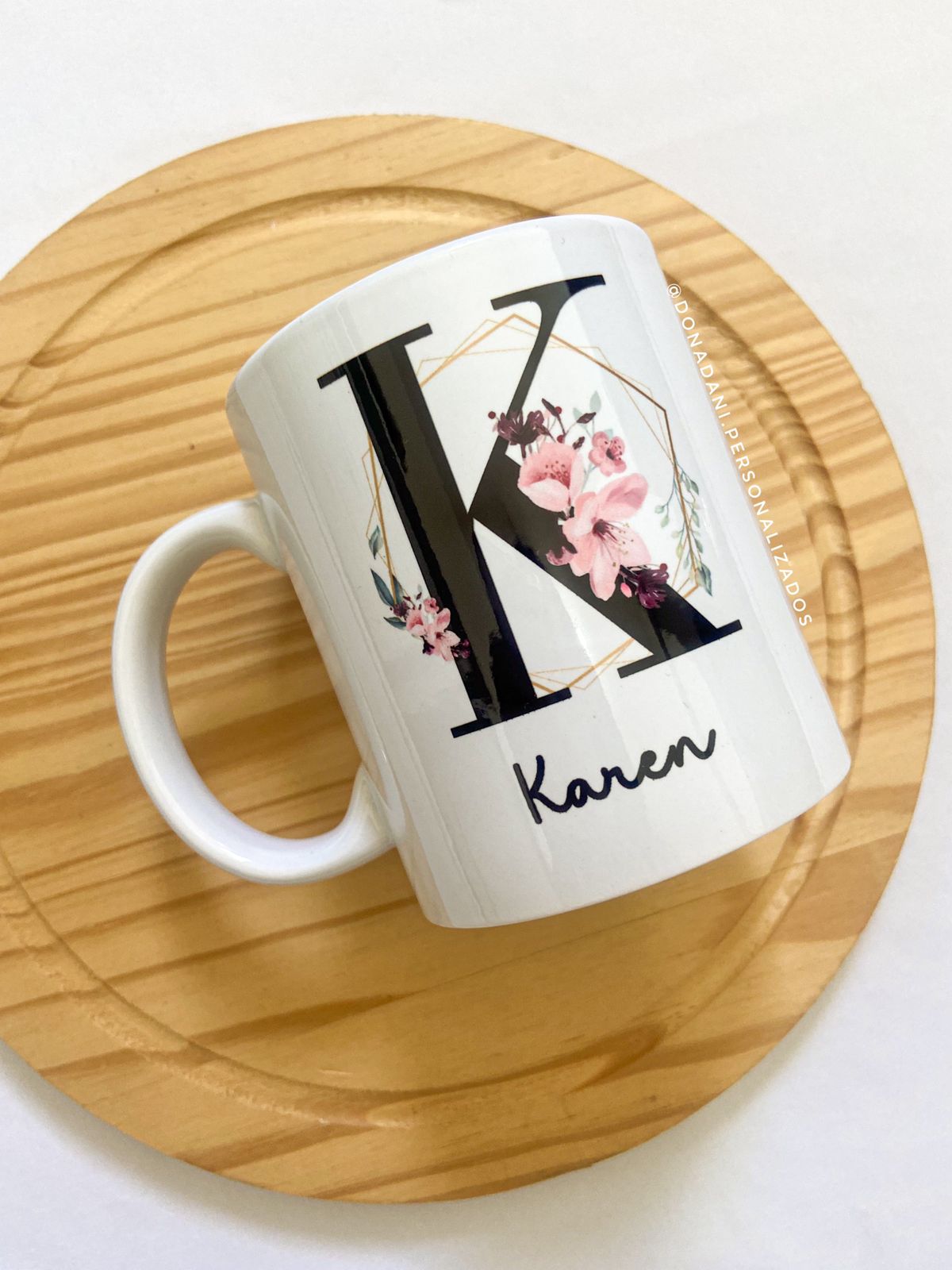 Caneca Floral com Inicial + Nome